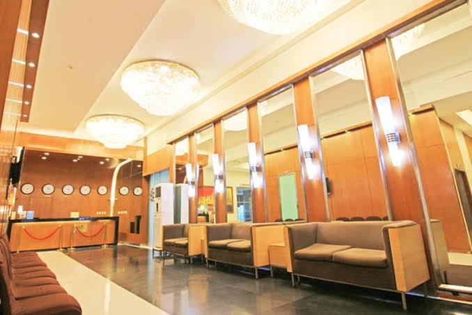 Family Staycation With Pool Manila Ngoại thất bức ảnh